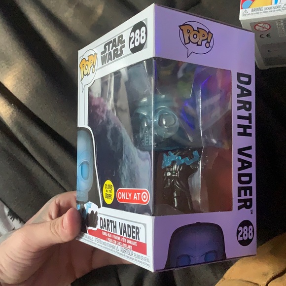 Funko pop glow in the dark darth Vader - Picture 1 of 1